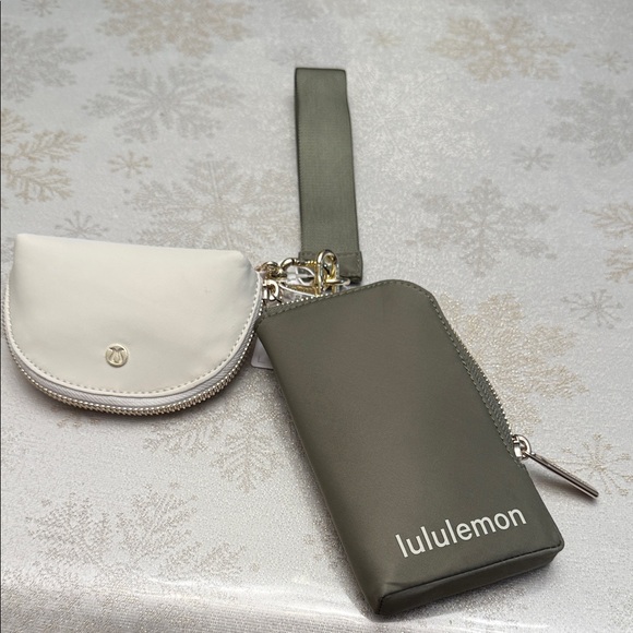 lululemon athletica bay leaf and light ivory wallet wristlet Set reg 70$ - Picture 3 of 4